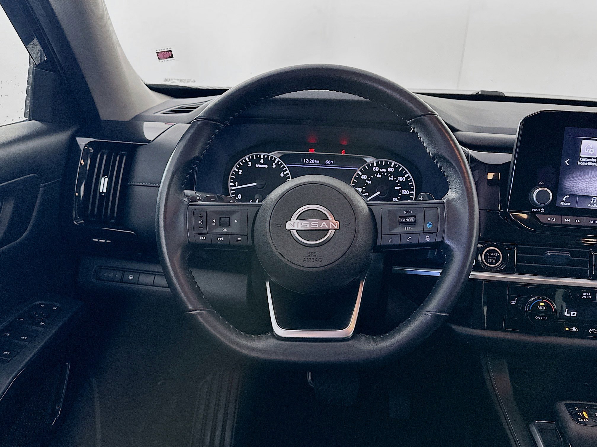 Used 2024 Nissan Pathfinder SV image 18