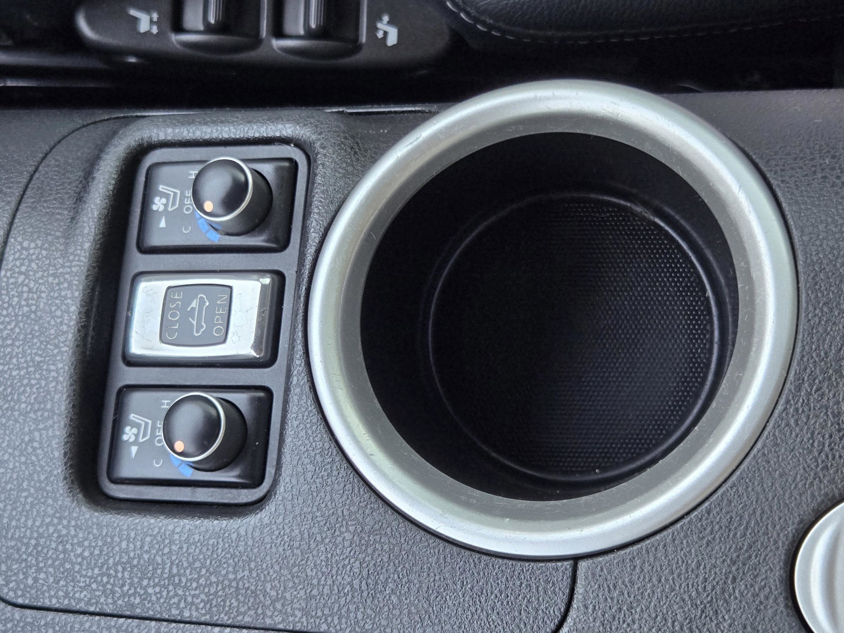 Used 2010 Nissan 370Z Touring RWD image 17