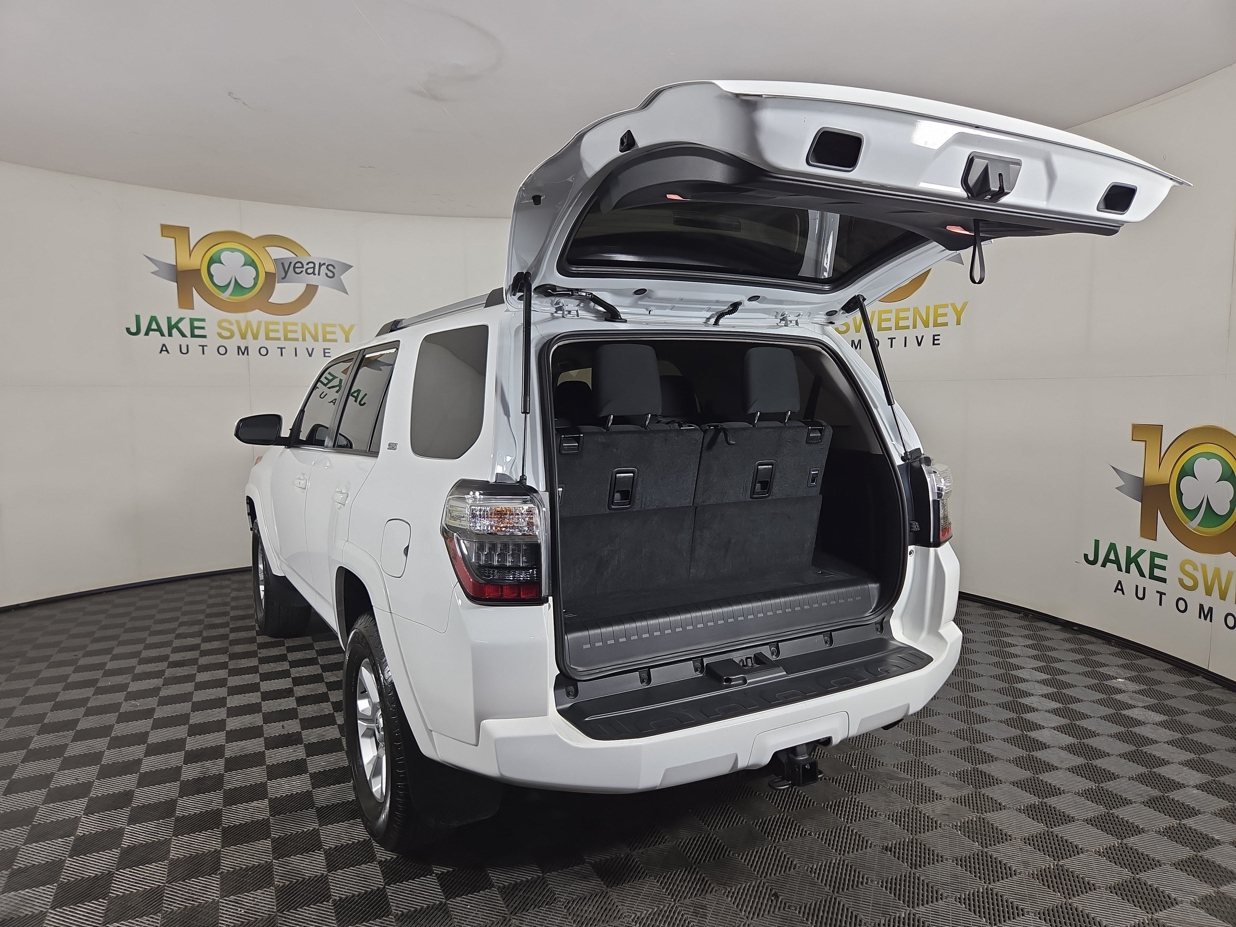 Used 2024 Toyota 4Runner SR5 AWD/4WD image 30