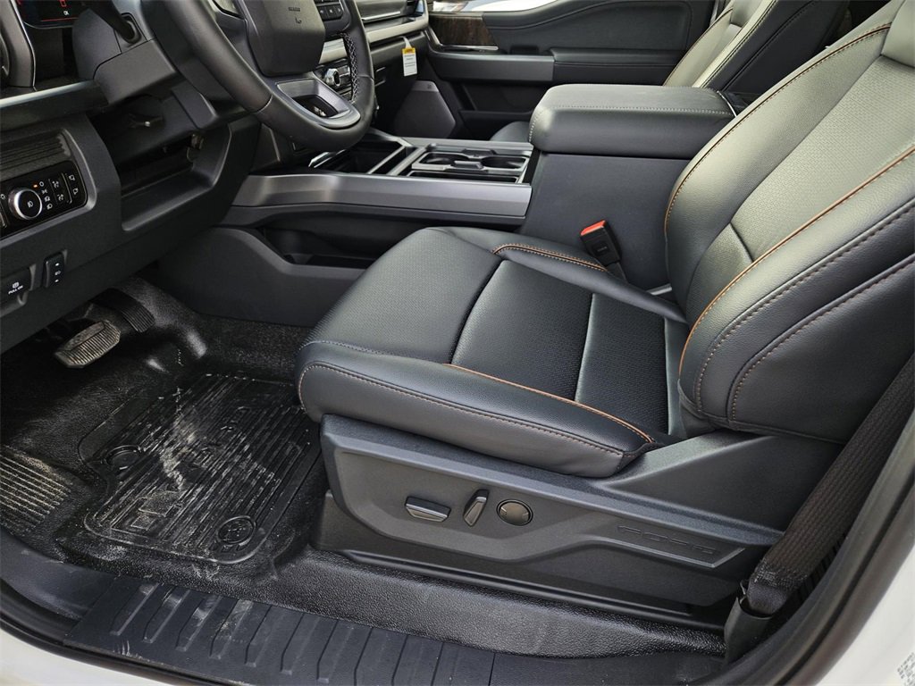 New 2026 Ford F250 Lariat w/ Black Appearance Package image 13