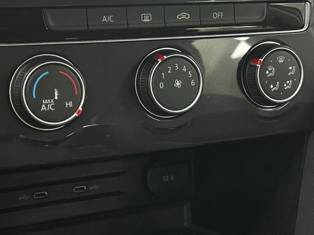 Used 2020 Volkswagen Tiguan S image 18