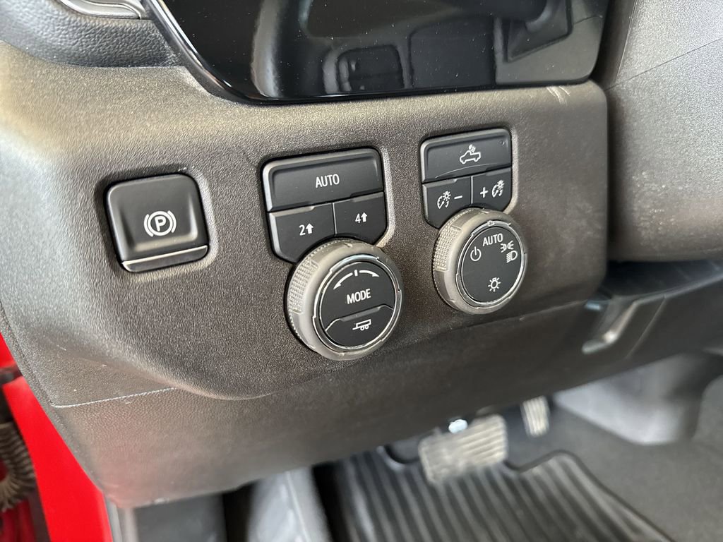 Used 2025 Chevrolet Silverado 1500 LT image 23