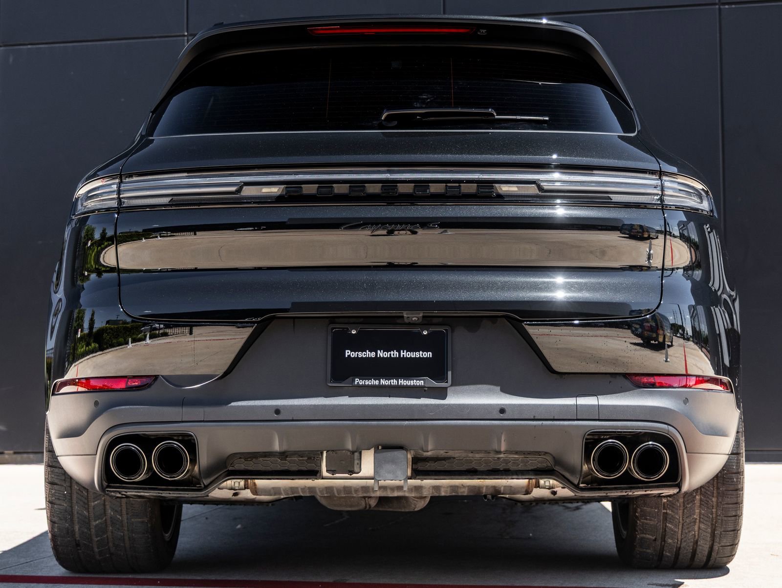 Used 2024 Porsche Cayenne S AWD/4WD image 10