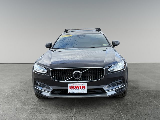 Used 2024 Volvo V90 B6 Cross Country Plus w/ Protection Package Premier image 8