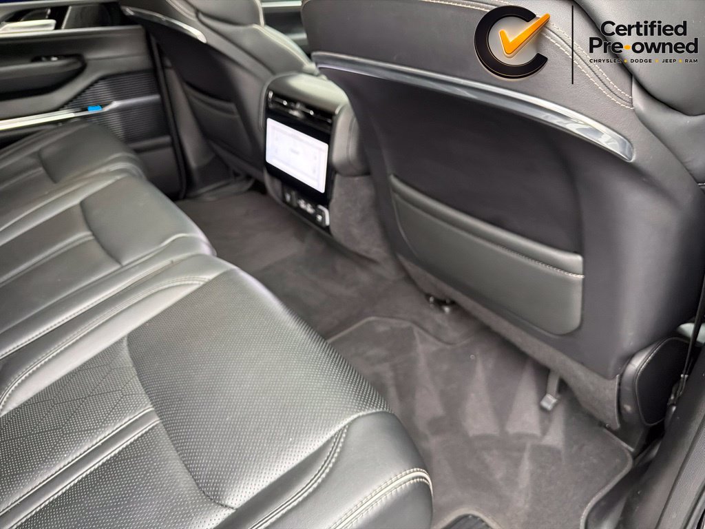 Used 2023 Jeep Grand Wagoneer Series II AWD/4WD image 30