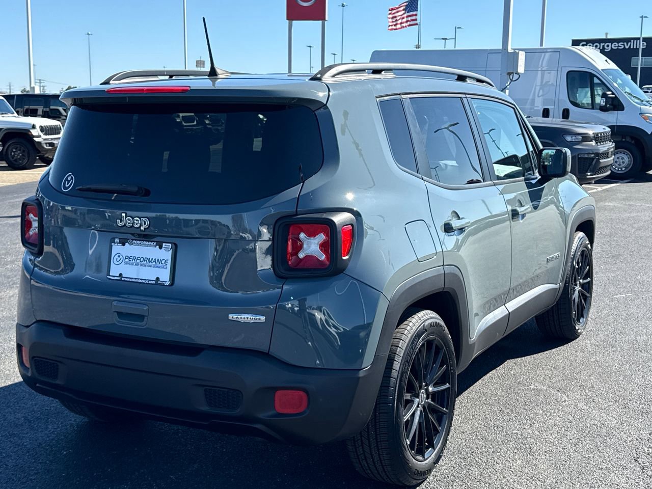 Used 2018 Jeep Renegade Latitude image 3