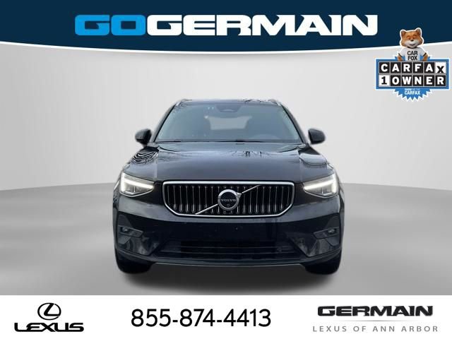 Used 2025 Volvo XC40 B5 Plus image 11