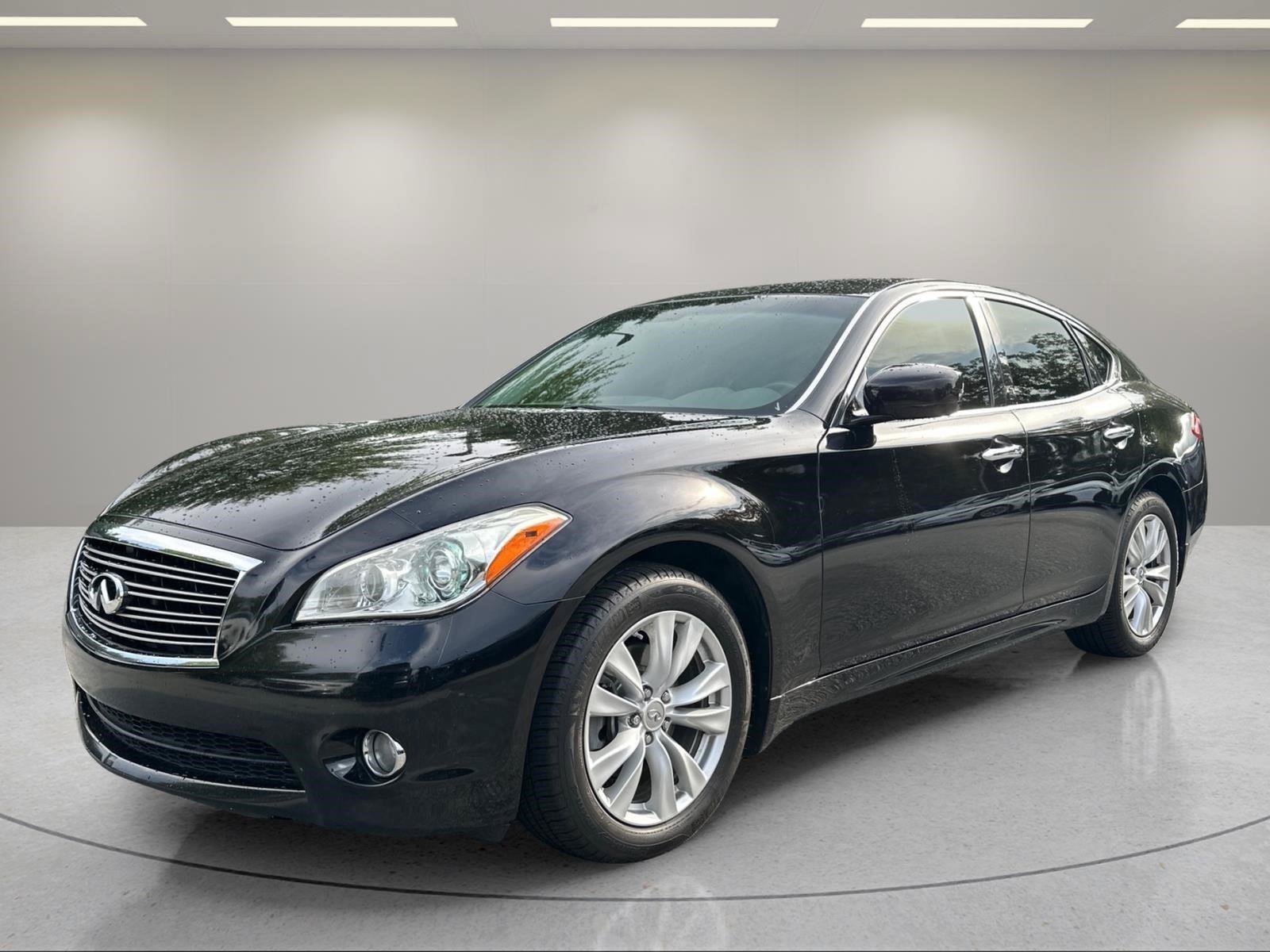 Used 2011 INFINITI M37 w/ Premium Pkg RWD image 1
