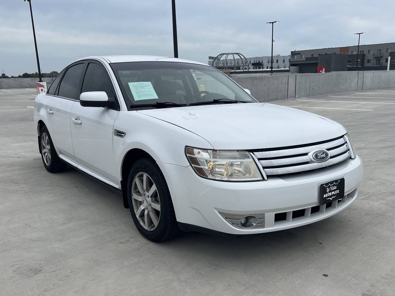 Used 2008 Ford Taurus SEL FWD image 4