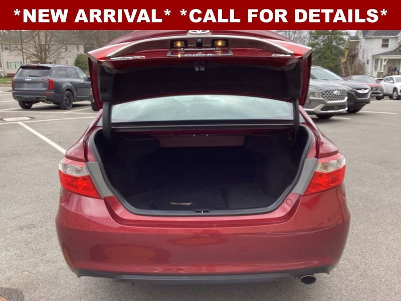 Used 2015 Toyota Camry XSE w/ Moonroof Package image 12