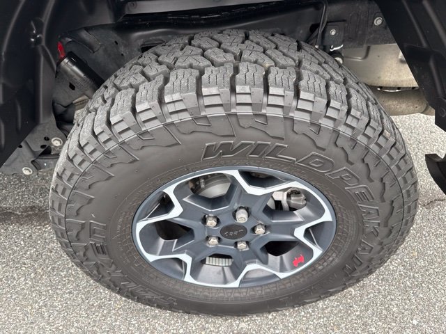 Used 2023 Jeep Gladiator Rubicon w/ Cold Weather Group AWD/4WD image 23