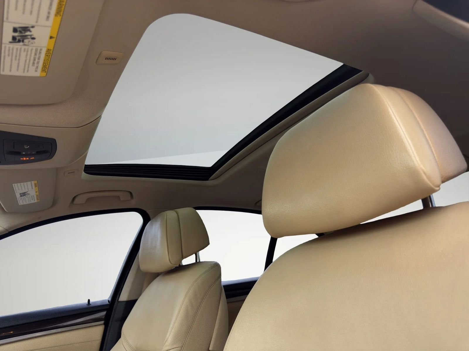 Used 2016 BMW 528i Sedan w/ Premium Package image 13