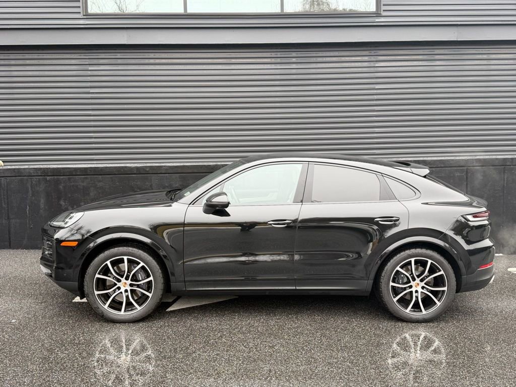 Certified 2025 Porsche Cayenne Coupe image 7