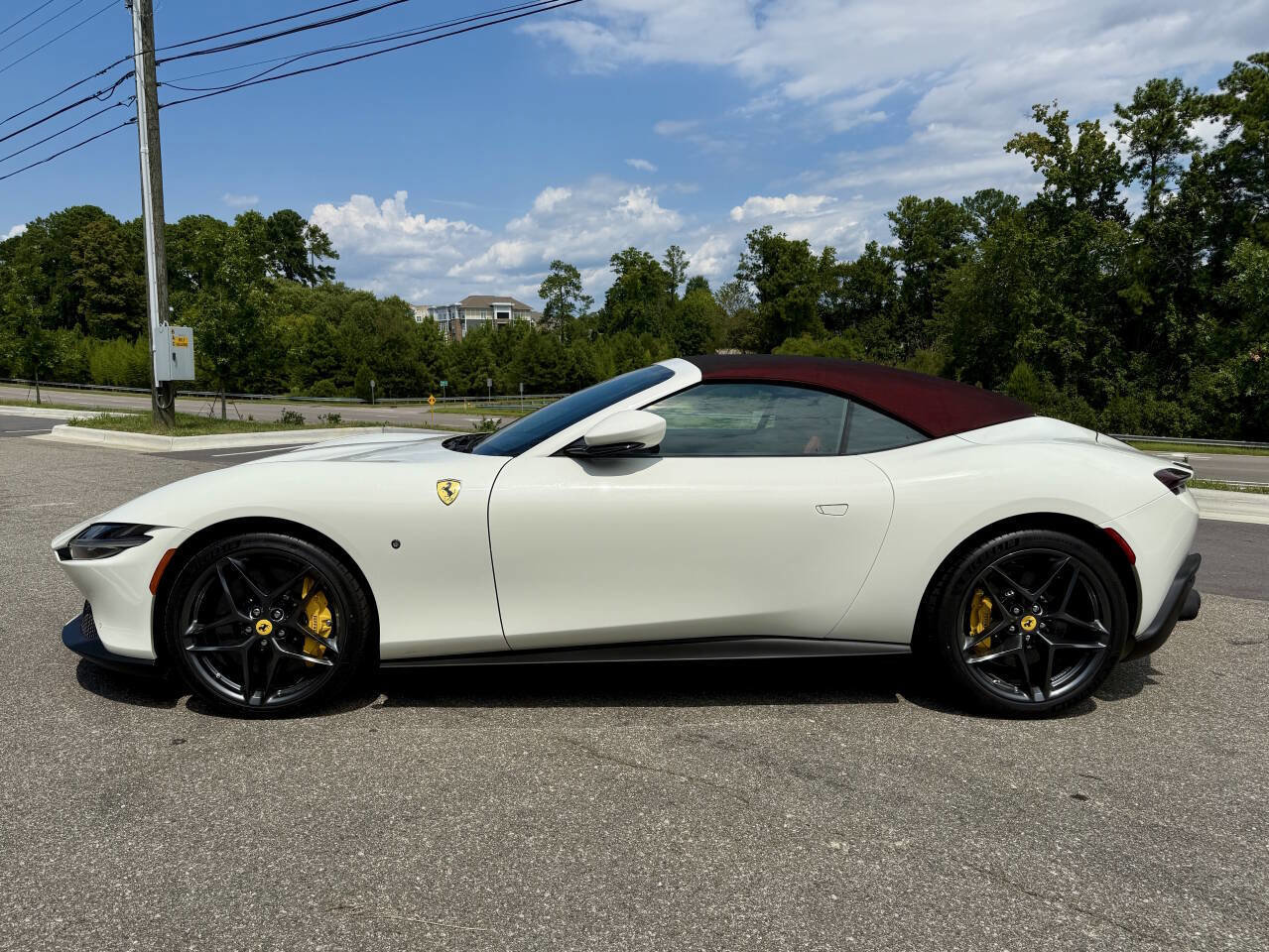 Used 2025 Ferrari Roma Spider image 7