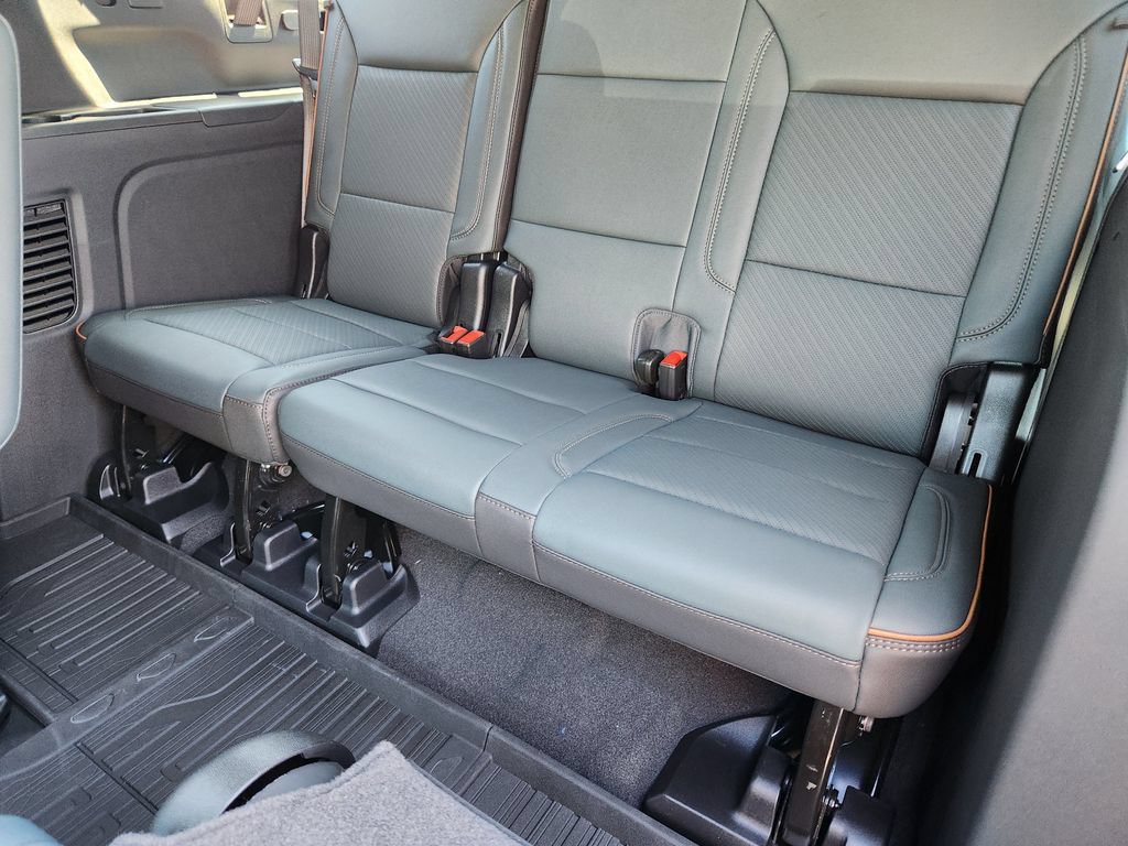 New 2026 GMC Yukon XL AT4 w/ AT4 Premium Package AWD/4WD image 11
