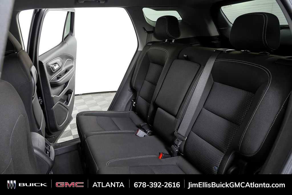 Used 2024 GMC Terrain SLE image 18