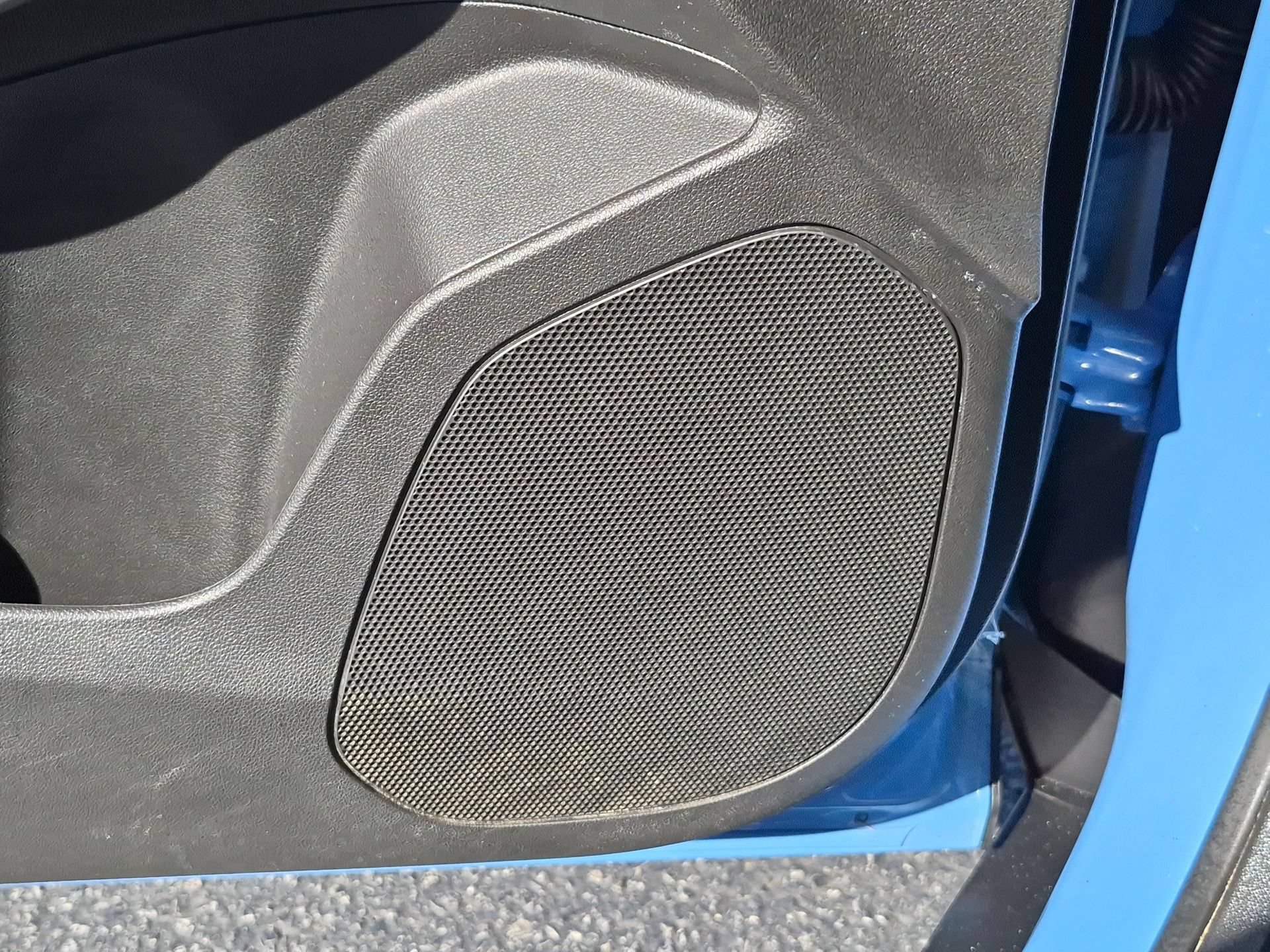 Certified 2024 Chevrolet Trax RS w/ Sunroof Package FWD image 24