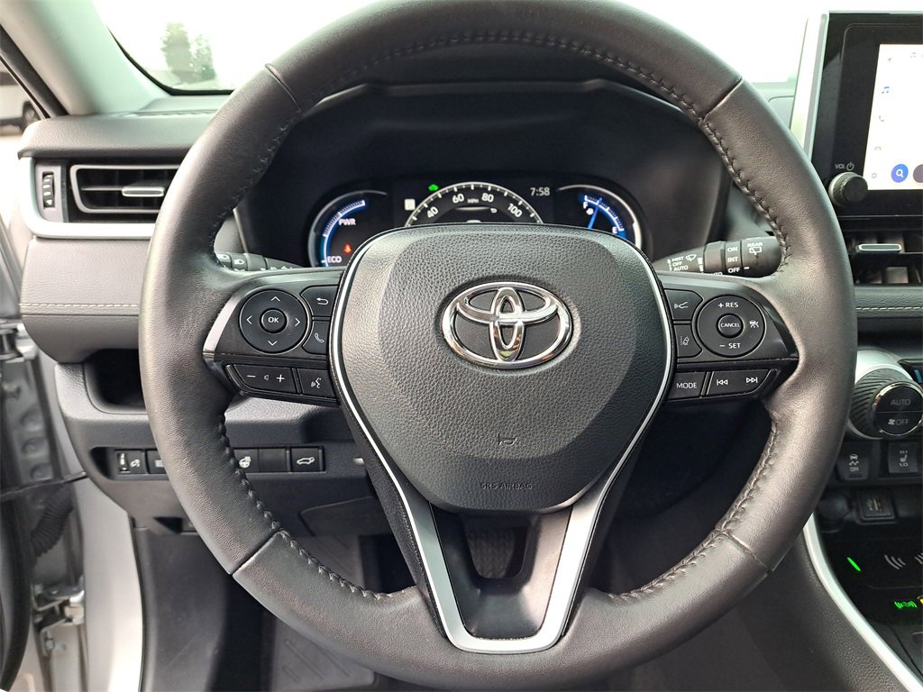 Used 2023 Toyota RAV4 XLE Premium image 16