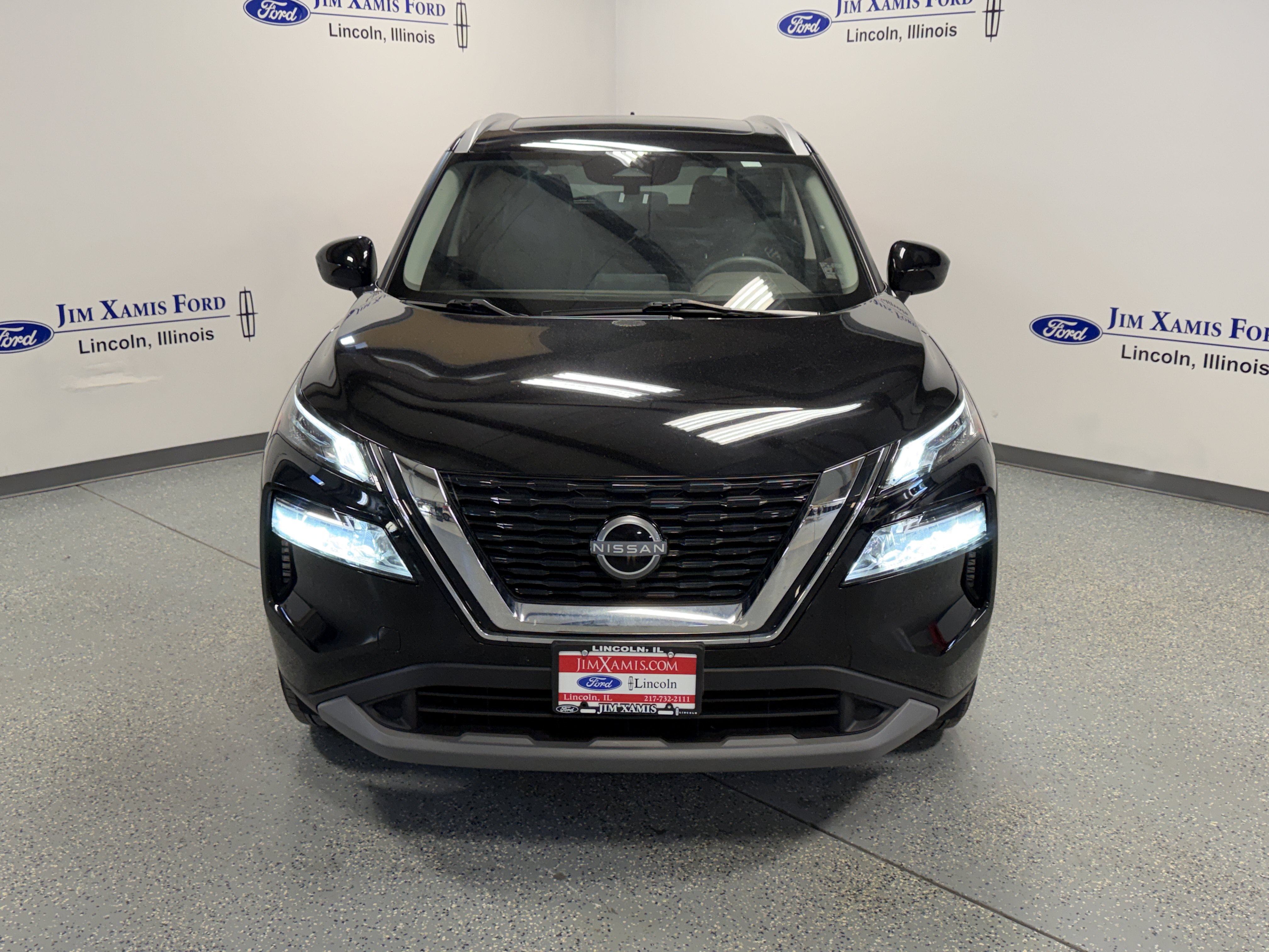 Used 2023 Nissan Rogue SV w/ SV Premium B Package AWD/4WD image 2