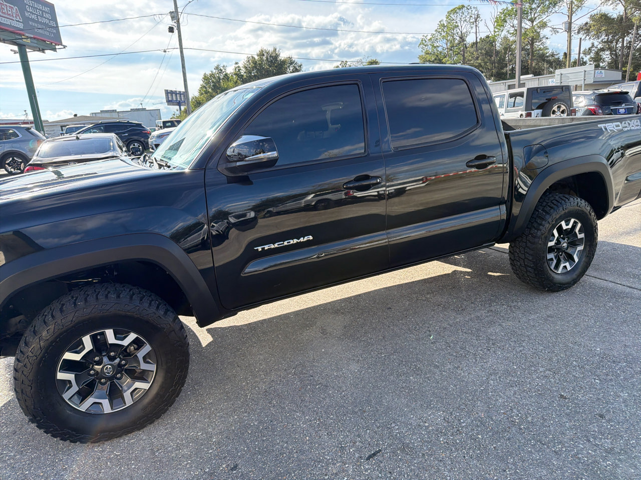Used 2021 Toyota Tacoma TRD Off-Road w/ Technology Package image 4