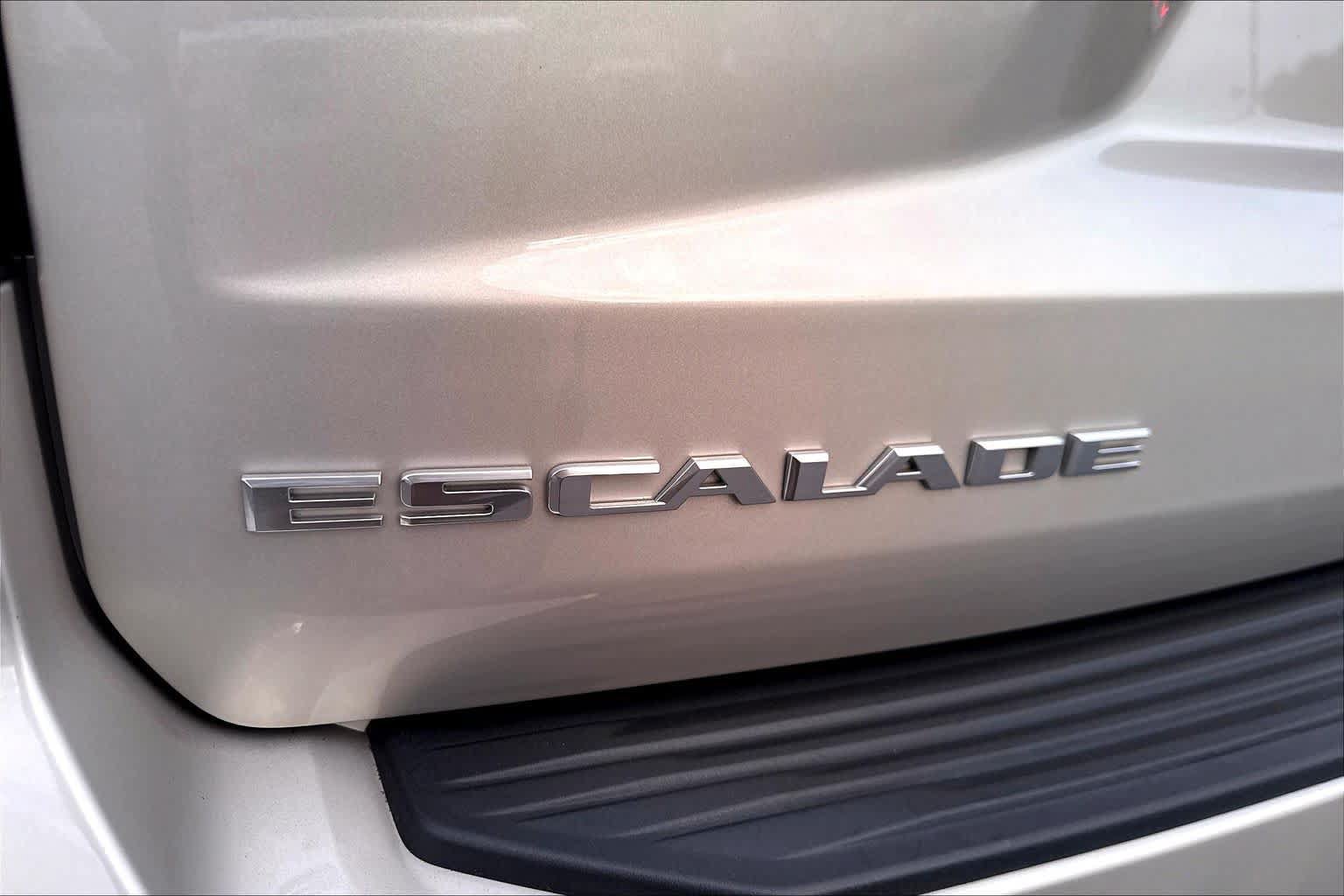 Used 2021 Cadillac Escalade Sport w/ Driver Assist Tech Package AWD/4WD image 30