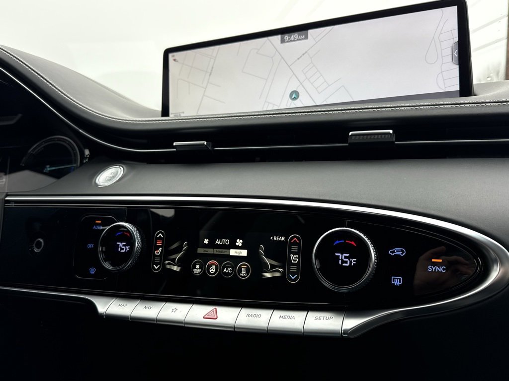 Used 2025 Genesis Electrified GV70 Advanced w/ Prestige Package image 31