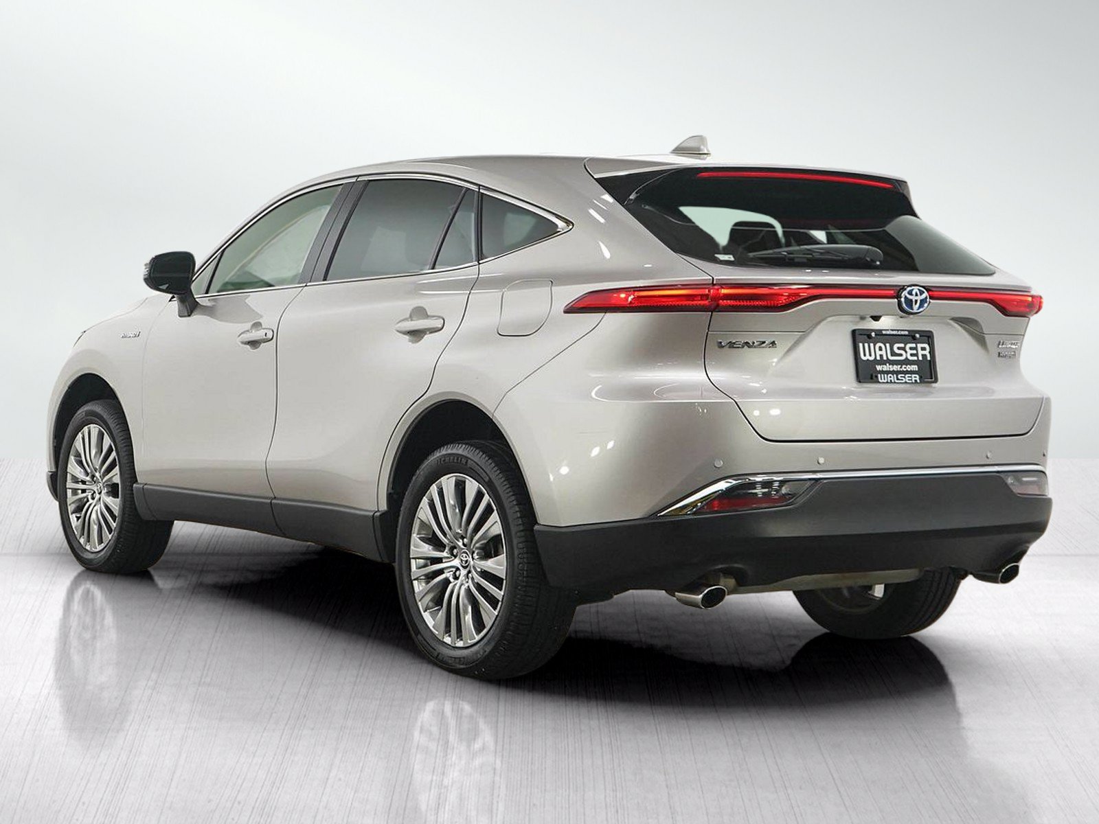 Used 2021 Toyota Venza Limited AWD/4WD image 5