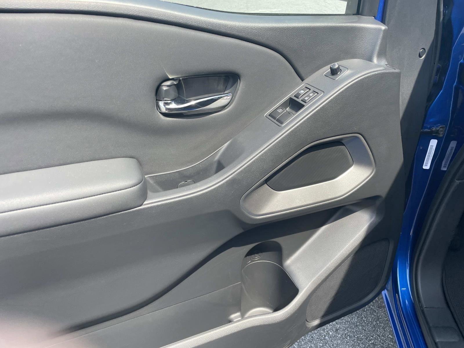 Used 2024 Nissan Frontier SV w/ SV Convenience Package image 11