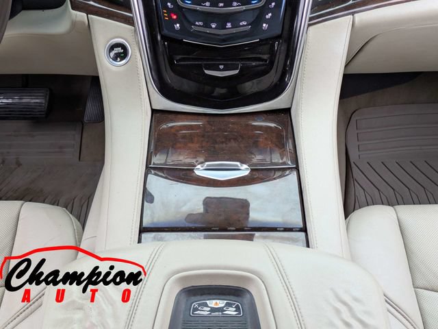 Used 2017 Cadillac Escalade Premium Luxury RWD image 25
