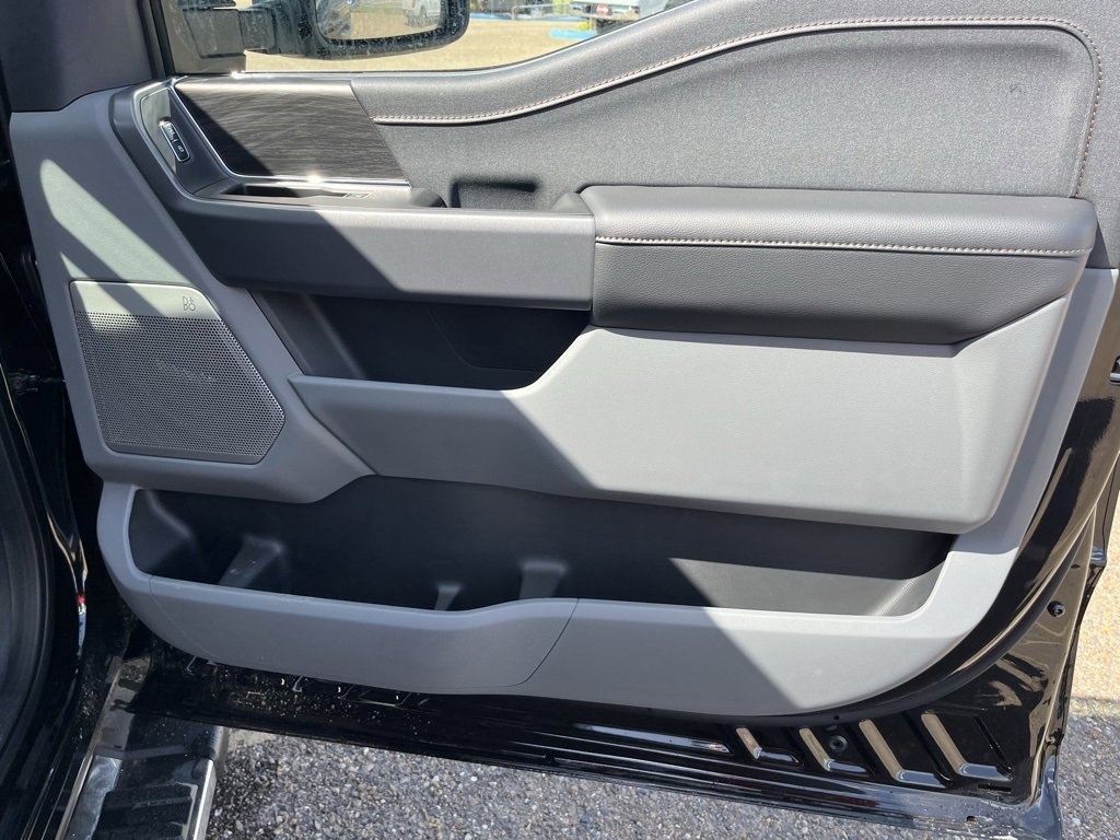 New 2025 Ford F150 Lariat w/ Equipment Group 502A High image 16