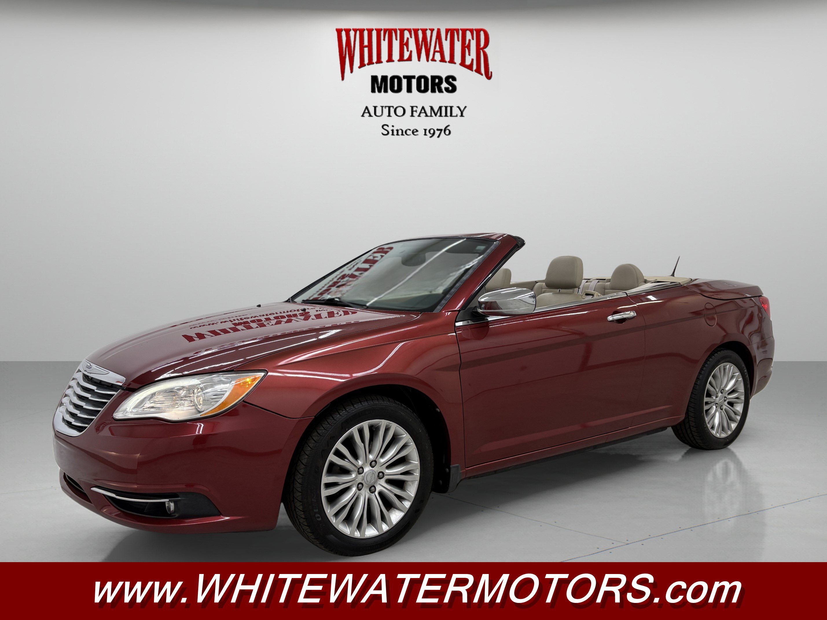 Used 2011 Chrysler 200 Limited FWD image 1