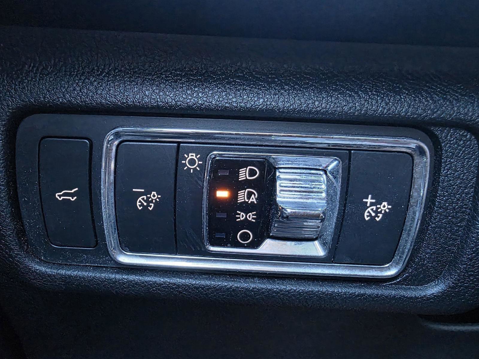 Used 2020 Lincoln Corsair AWD w/ Premium Package image 16