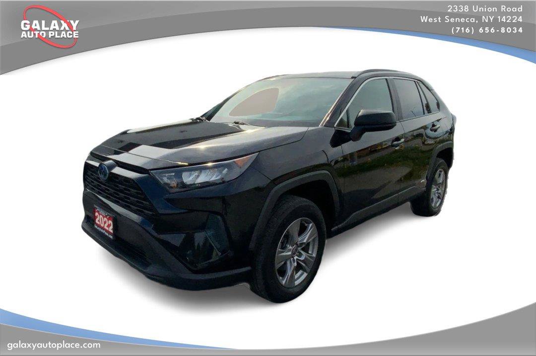 Used 2022 Toyota RAV4 LE AWD/4WD image 1