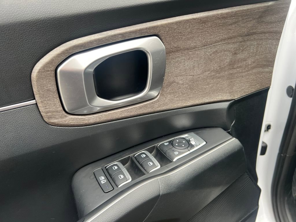 Used 2021 Kia Sorento EX w/ Panoramic Sunroof Package image 12