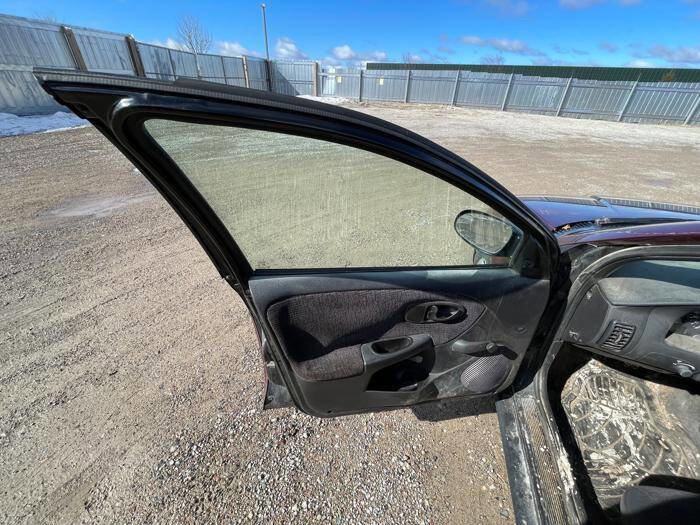 Used 2001 Saturn S-Series SL2 image 22