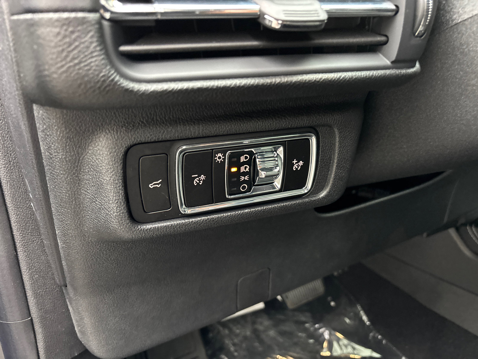 New 2026 Lincoln Corsair Premiere image 14