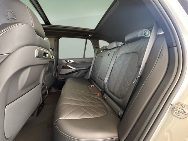 New 2026 BMW X5 xDrive40i w/ Premium Package AWD/4WD image 19