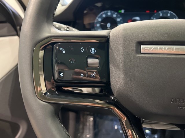 Used 2025 Land Rover Range Rover Evoque S image 32