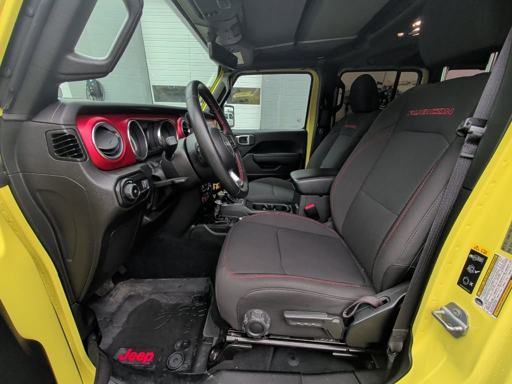 Used 2023 Jeep Wrangler Unlimited Rubicon w/ Cold Weather Group AWD/4WD image 10