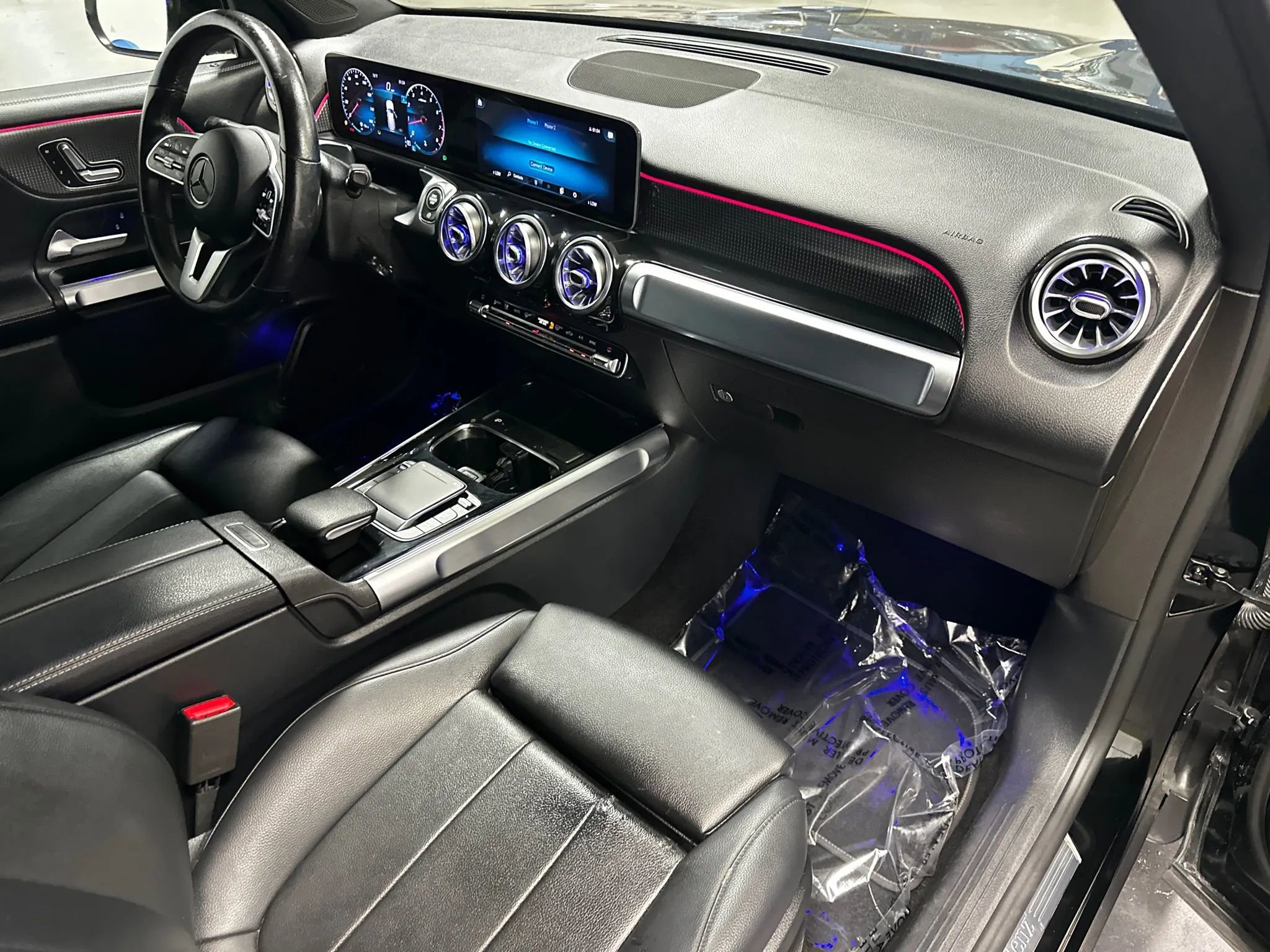 Used 2021 Mercedes-Benz GLB 250 GLB 250 Sport Utility 4D image 23