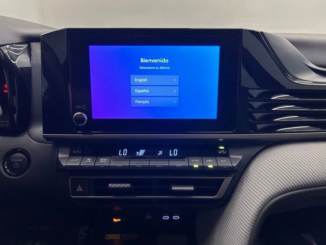 Used 2025 Toyota Camry SE image 30