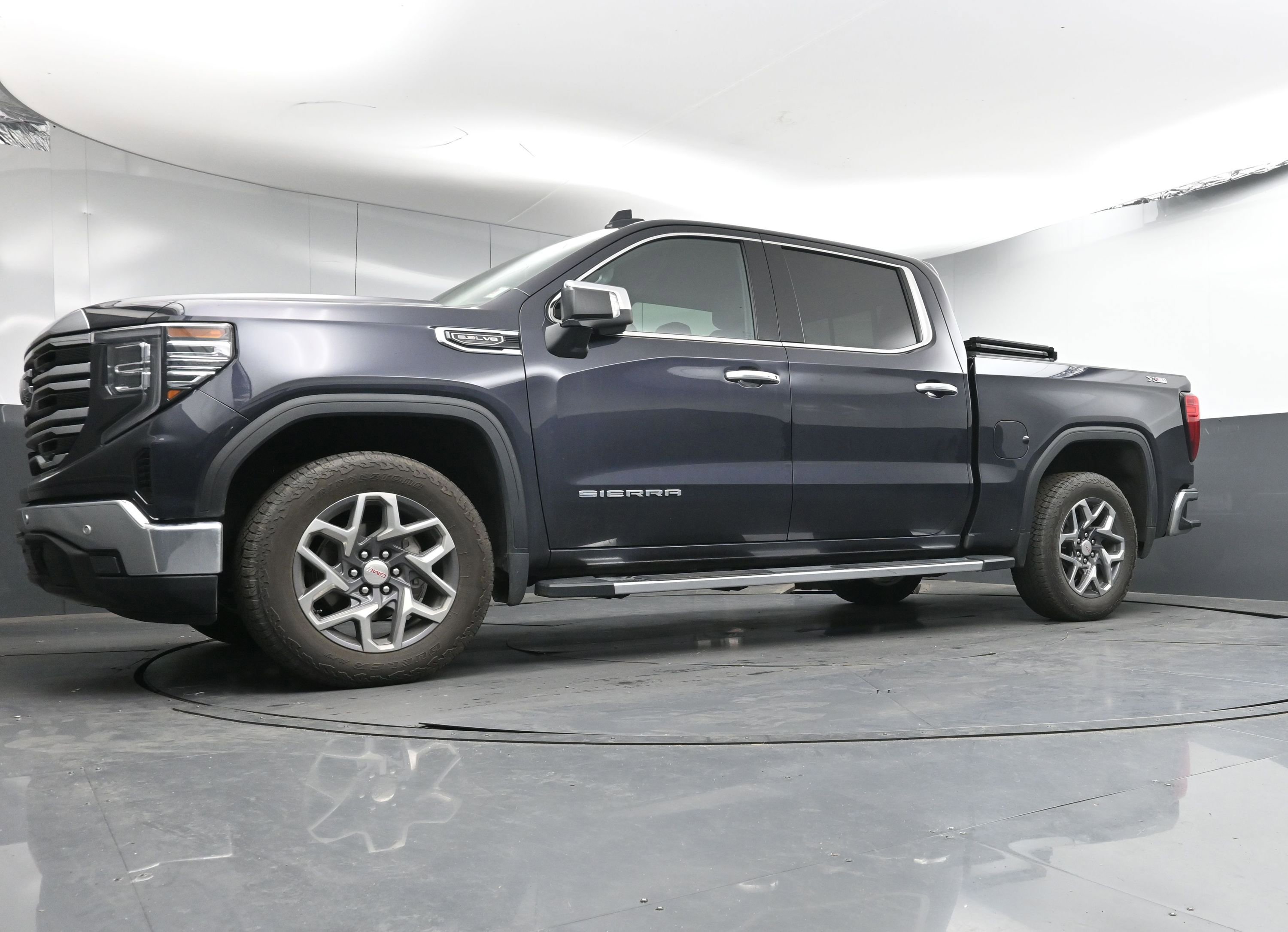 Used 2024 GMC Sierra 1500 SLT w/ SLT Premium Plus Package image 24