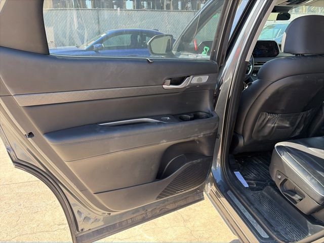 Used 2023 Hyundai Palisade Limited w/ Cargo Package image 6