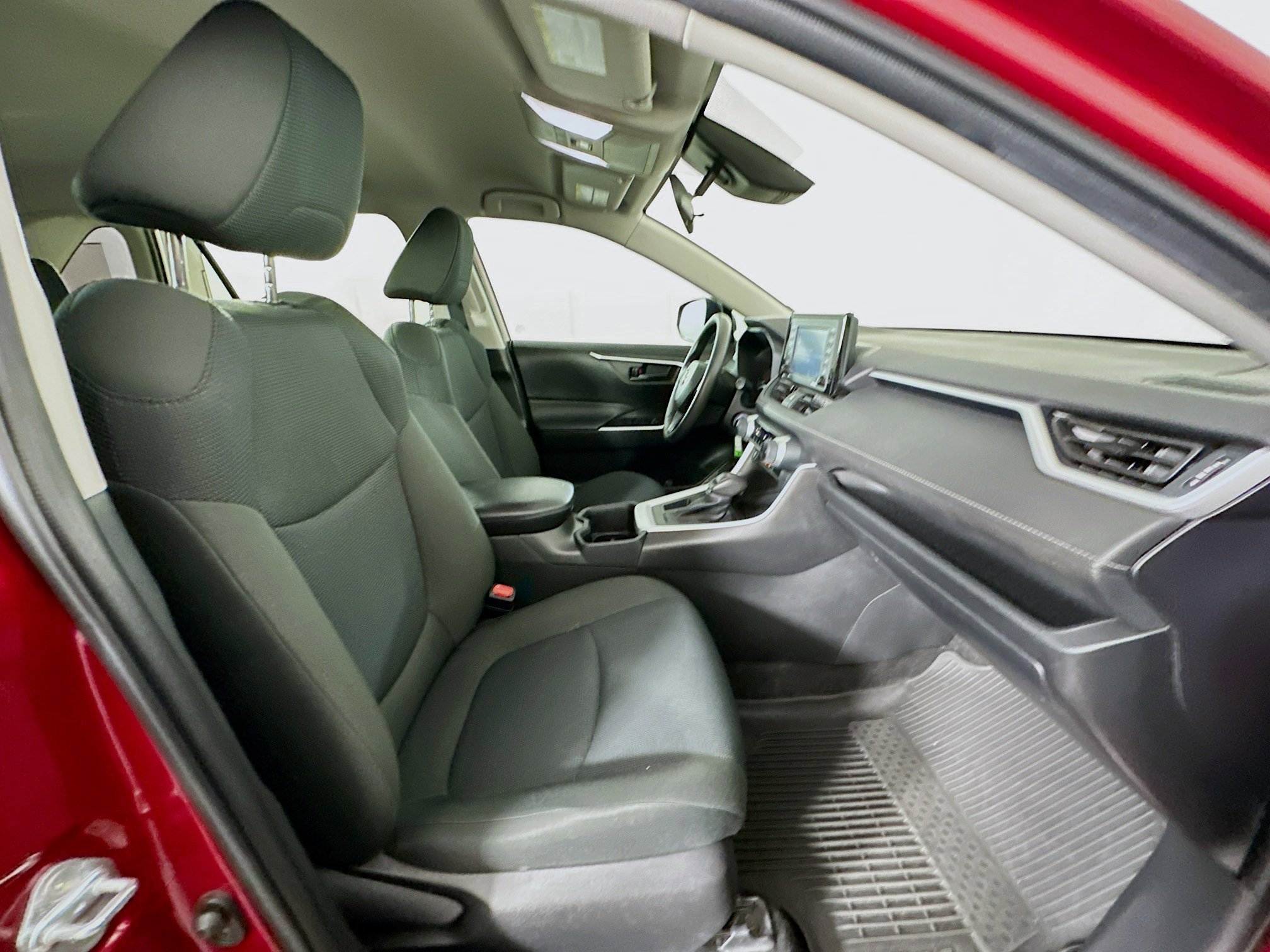 Used 2022 Toyota RAV4 LE image 28