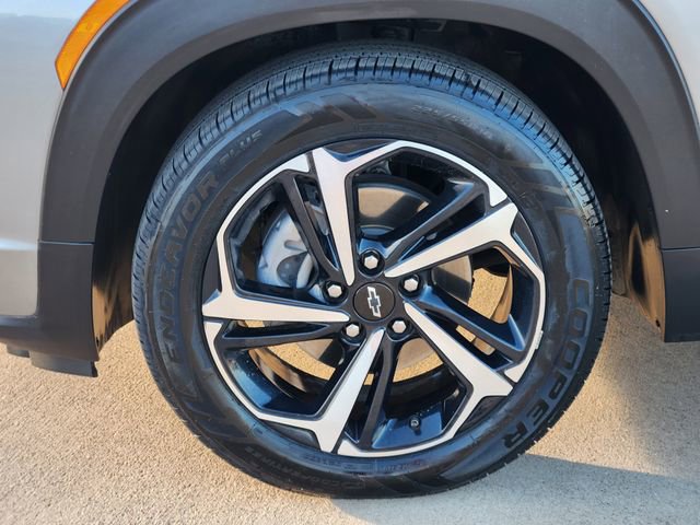 Used 2023 Chevrolet TrailBlazer RS w/ Sun and Liftgate Package FWD image 15