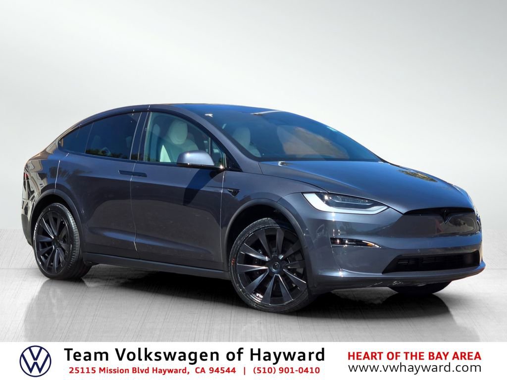 Used 2022 Tesla Model X Plaid image 1