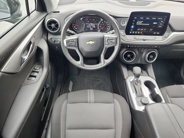Used 2024 Chevrolet Blazer LT w/ Convenience Package FWD image 11