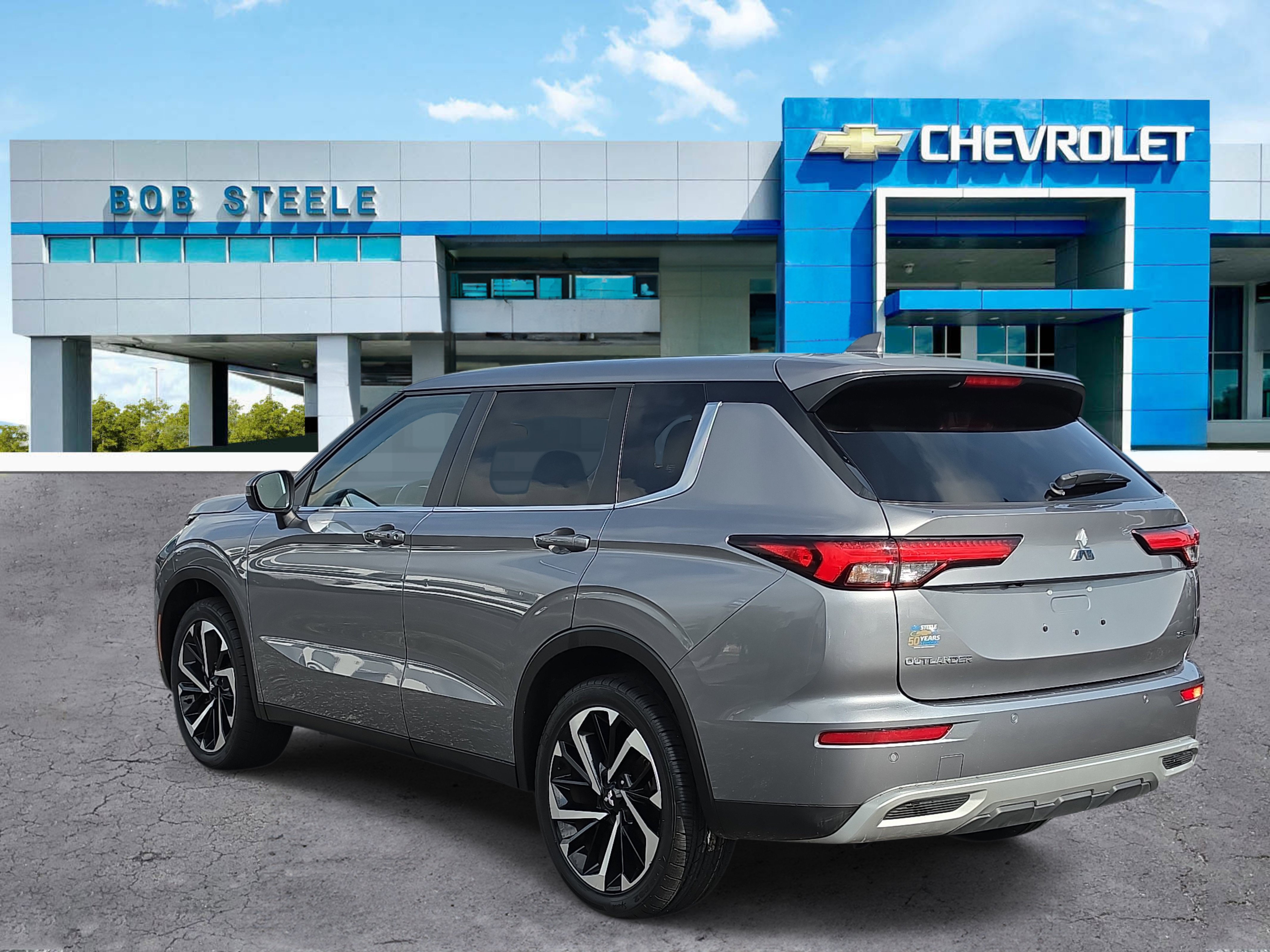 Used 2024 Mitsubishi Outlander SE FWD image 3