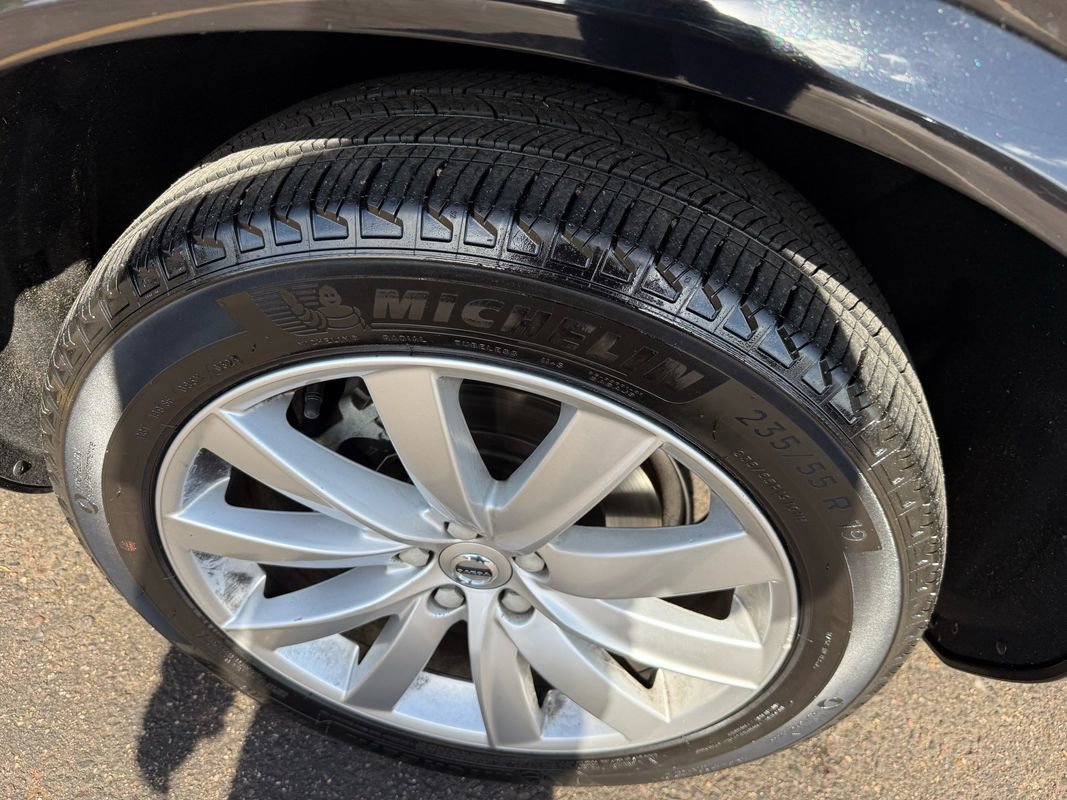 Used 2016 Volvo XC90 T6 Momentum w/ Momentum Plus Package AWD/4WD image 11