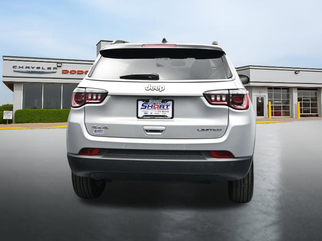 Used 2025 Jeep Compass Limited AWD/4WD image 4